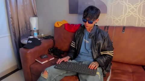 Acid Milo online show from 12.07.24