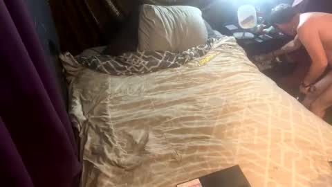 acouplesinners online show from 12.18.25