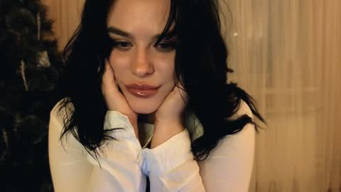 my inst   love inside 17 online show from 01.20.25