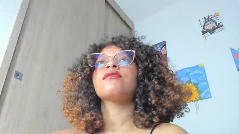 Snapshot of ada_gales_ chatting on 09.26.25  Isa  online show from 09.26.25