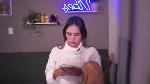 Snapshot of adahara_miller chatting on 11.21.25 Adahara online show from 11.21.25