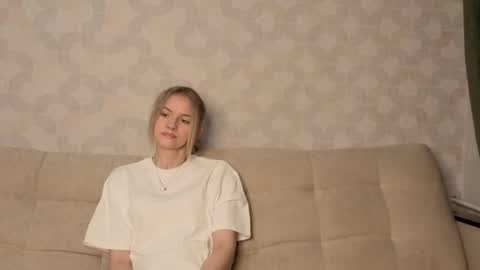 Snapshot of adahunnewell chatting on 05.22.26 im Hanna online show from 05.22.26