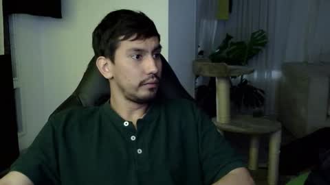 adam_evehotroom online show from 10.22.25