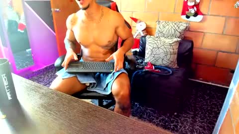 Adam Valencia online show from 12.08.24