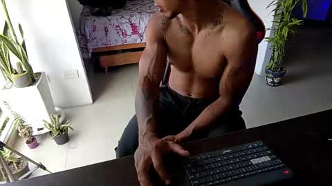 Adam Valencia online show from 02.11.26