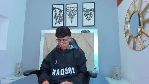 Adams Bobby online show from 11.11.25