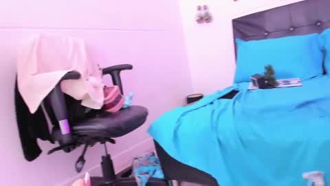 Snapshot of adams_cloe chatting on 01.31.26 Cloe Adams online show from 01.31.26