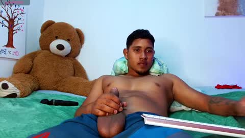 ADAMS Y NIKI online show from 02.20.25