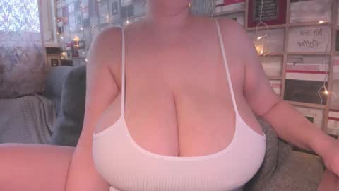 Victoria online show from 12.26.24