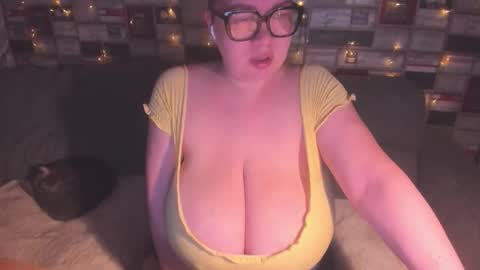 Victoria online show from 04.11.26