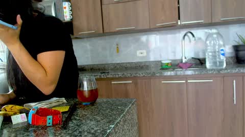 Snapshot of adan_eva960 chatting on 01.28.25 eva online show from 01.28.25