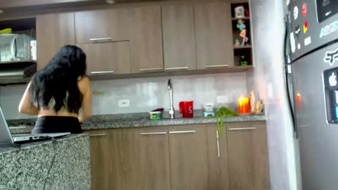 Snapshot of adan_eva960 chatting on 02.15.25 eva online show from 02.15.25