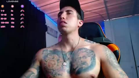 Snapshot of adan_hudson chatting on 11.08.25 Anderson online show from 11.08.25