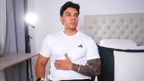 Adan Johns online show from 02.11.25