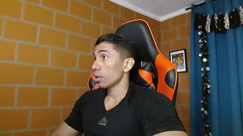 Adan Sin online show from 02.07.25