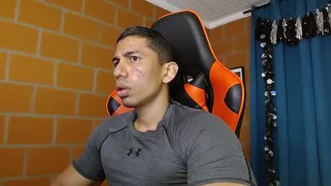 Adan Sin online show from 02.10.25