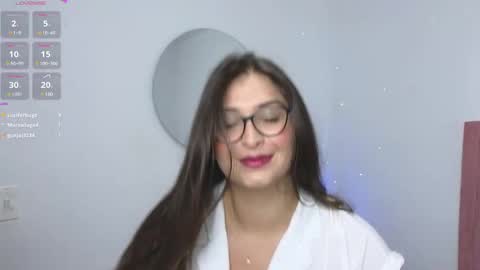 Snapshot of adara_lennox chatting on 01.08.25 ADARA online show from 01.08.25