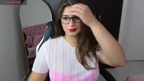 Snapshot of adara_lennox chatting on 10.10.25 ADARA online show from 10.10.25