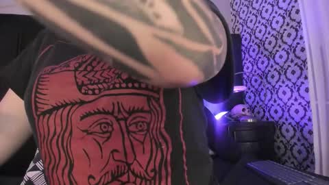 Snapshot of adeelinee chatting on 11.27.25 Ade online show from 11.27.25