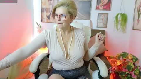 adeellee online show from 11.30.25