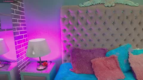 Adelaine online show from 09.16.25