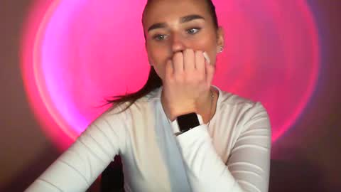 Adele Amore online show from 02.24.25