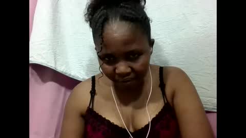 Snapshot of adelealy chatting on 09.26.25 adelealy online show from 09.26.25