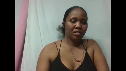 Snapshot of adelealy chatting on 10.18.25 adelealy online show from 10.18.25