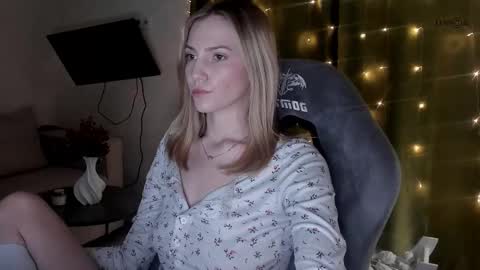 Adele Shine online show from 02.12.25