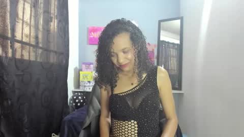 Snapshot of adeleth_blue chatting on 10.11.25 Adeleth online show from 10.11.25