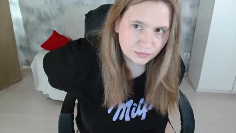 adelinalawson online show from 04.12.26