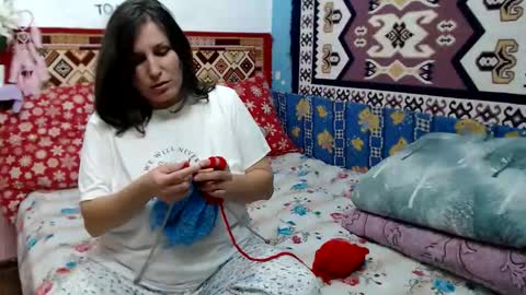 Larisa online show from 10.31.25