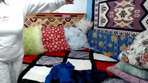 Larisa online show from 11.14.25