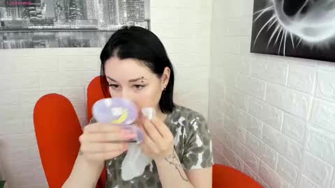Snapshot of adell_berry chatting on 02.21.25 Adel online show from 02.21.25