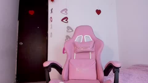 Snapshot of adelle_rose1 chatting on 02.18.25 Adelle online show from 02.18.25