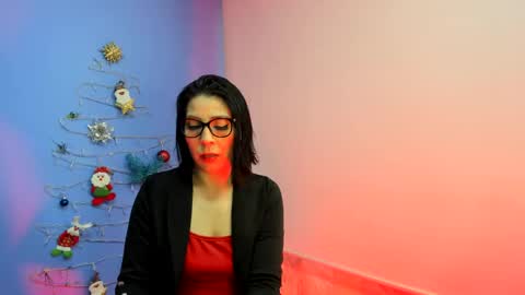 Snapshot of adellelennox_cg chatting on 12.12.24 Adelle online show from 12.12.24