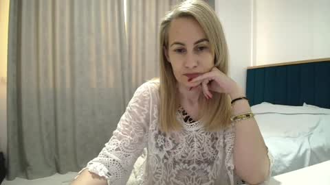 Snapshot of adellynrose chatting on 05.09.26 Adellyn online show from 05.09.26