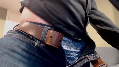 Snapshot of adequate_cock chatting on 11.21.25 adequate_cock online show from 11.21.25