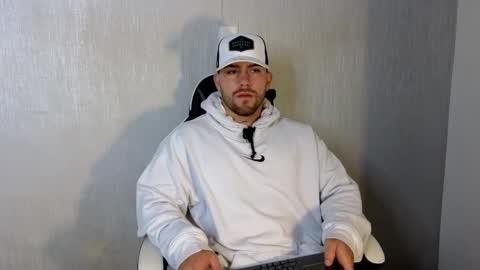 Snapshot of ades_lowe chatting on 09.24.25 Ades online show from 09.24.25