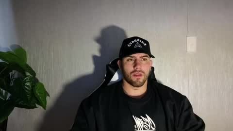 Snapshot of ades_lowe chatting on 09.25.25 Ades online show from 09.25.25