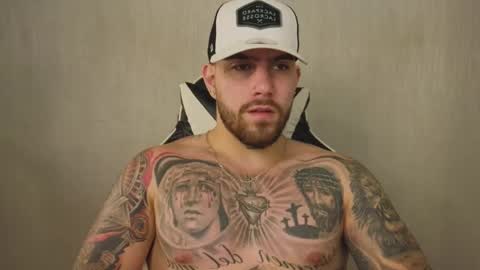 Snapshot of ades_lowe chatting on 10.30.25 Ades online show from 10.30.25