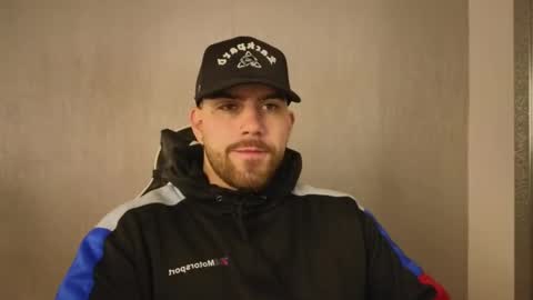 Snapshot of ades_lowe chatting on 11.11.25 Ades online show from 11.11.25