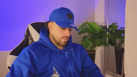 Snapshot of ades_lowe chatting on 11.30.25 Ades online show from 11.30.25