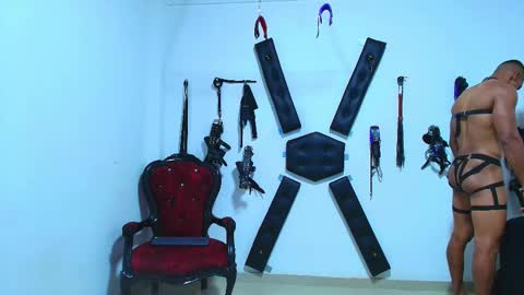 Snapshot of adonisdios chatting on 11.03.25 adonisdios online show from 11.03.25