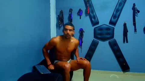 Snapshot of adonisdios chatting on 05.11.26 adonisdios online show from 05.11.26