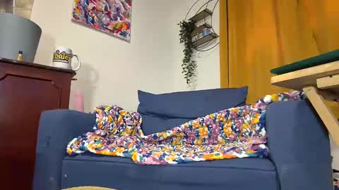 Queen Bunny online show from 01.23.25