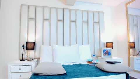 ANDREA PEREZ online show from 02.12.25