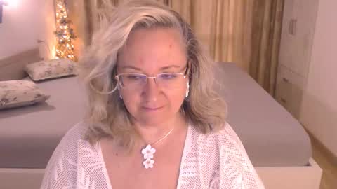 Snapshot of adrena_ chatting on 04.29.26 Cryna online show from 04.29.26