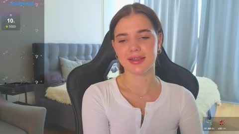Snapshot of adri_dream chatting on 10.04.25 Adriana online show from 10.04.25
