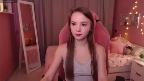 Snapshot of adria_arjona chatting on 11.16.25 Eva online show from 11.16.25